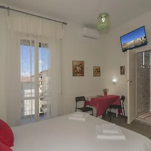 Couette-café Aliante Turist House, Pise